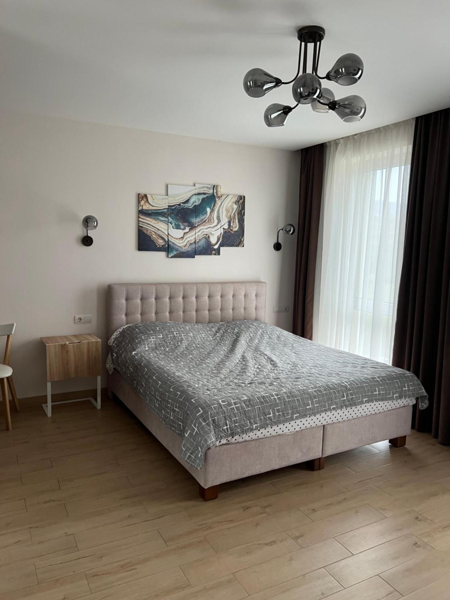 жк «сонячний квартал» Apartment