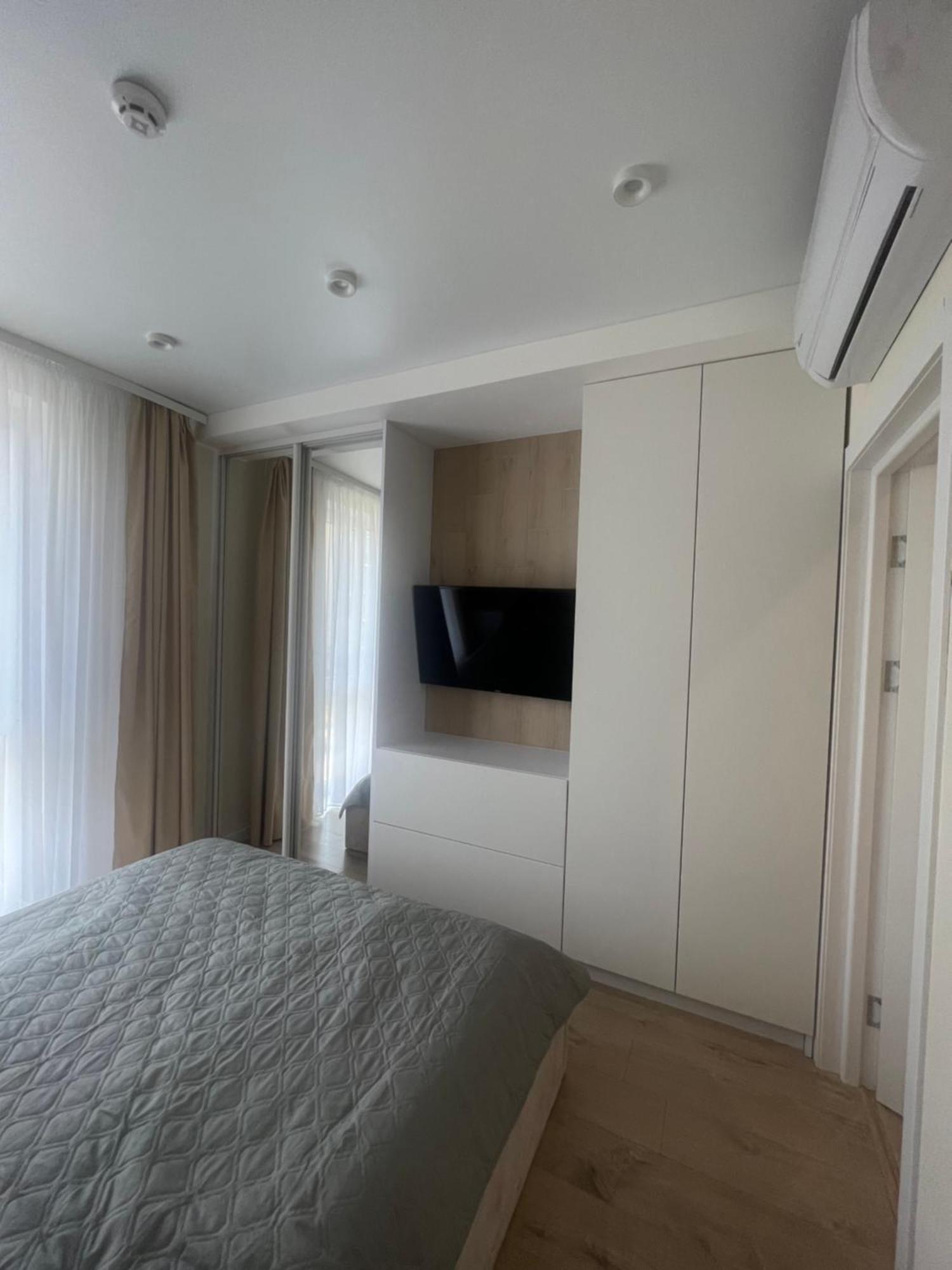 жк «сонячний квартал» Apartment Solochin