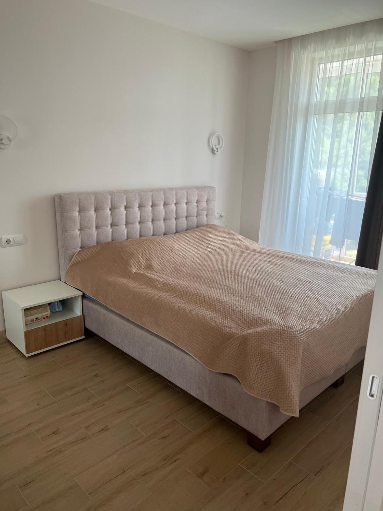 жк «сонячний квартал» Apartment
